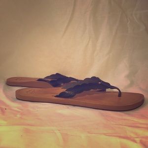 Cushion Reef size 9 women’s flip flops